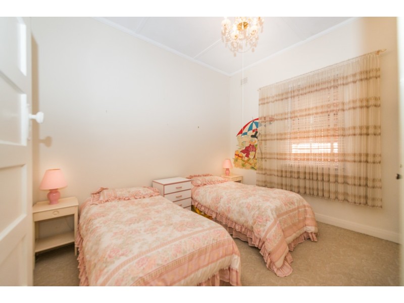 74 Crown Street, Tamworth NSW 2340