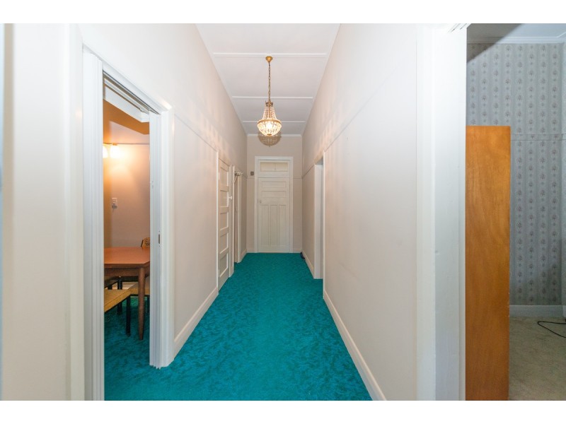 74 Crown Street, Tamworth NSW 2340