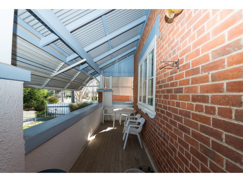 74 Crown Street, Tamworth NSW 2340