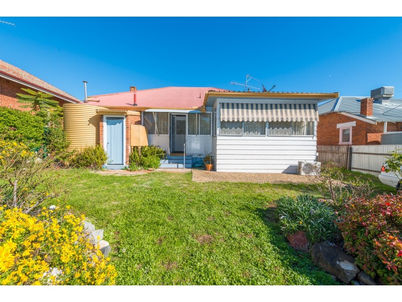 74 Crown Street, Tamworth NSW 2340