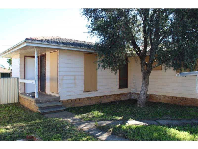 25 Sue Crescent, Tamworth NSW 2340