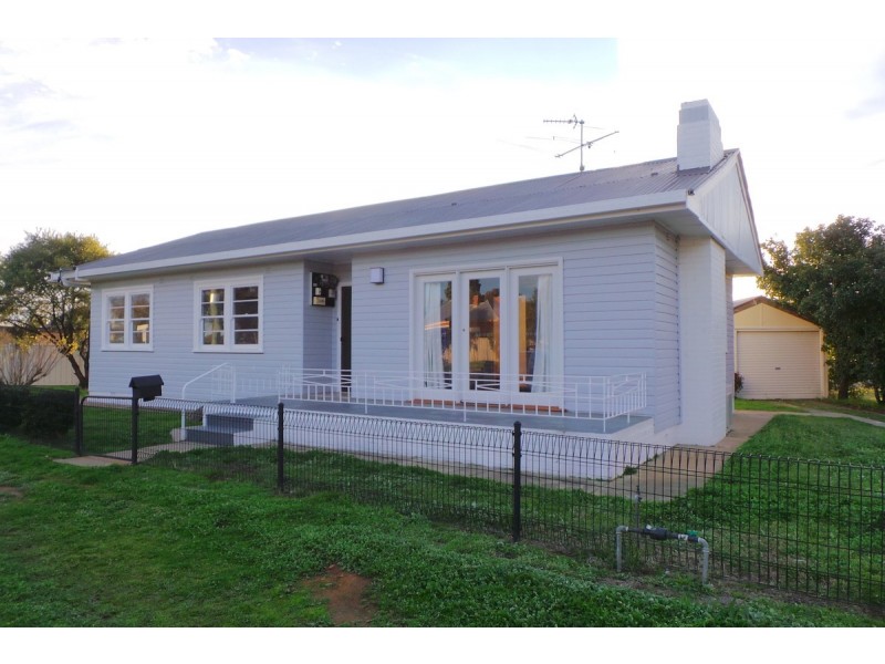 18 Bligh Street, Tamworth NSW 2340