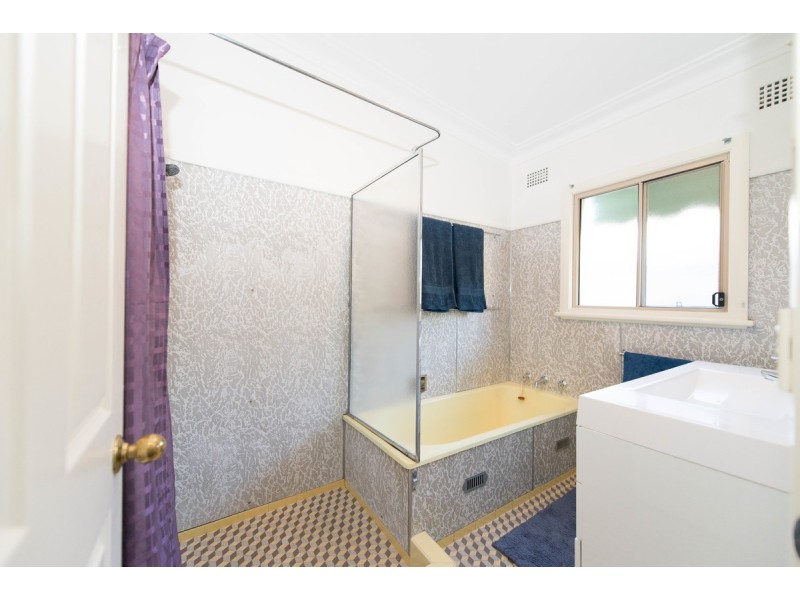 10 Yarral Avenue, Tamworth NSW 2340