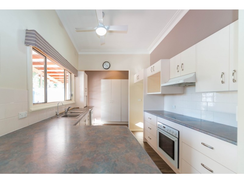 10 Yarral Avenue, Tamworth NSW 2340