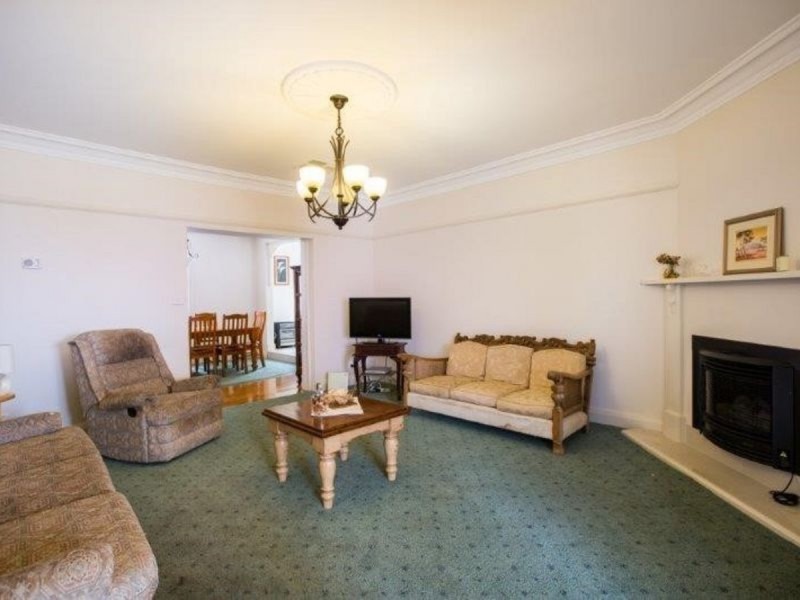 180 Carthage Street, Tamworth NSW 2340