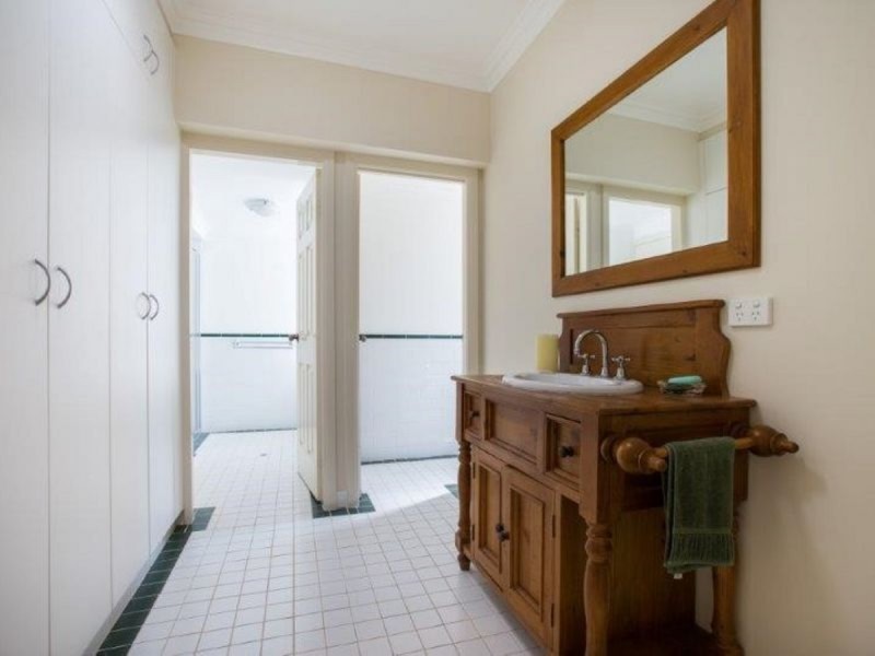 180 Carthage Street, Tamworth NSW 2340