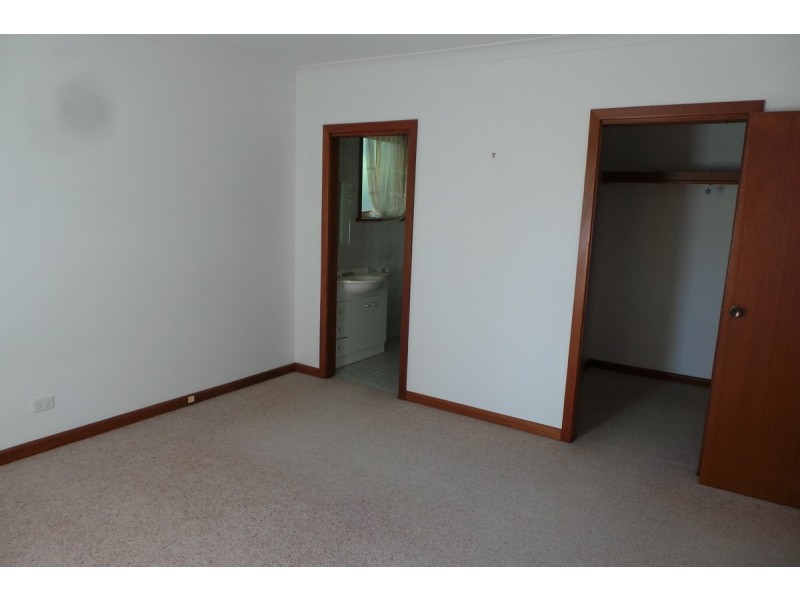 9 Napier Street, Tamworth NSW 2340