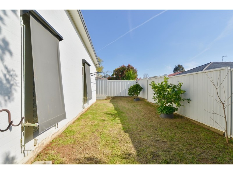 1/50 Peregrine Avenue, Tamworth NSW 2340