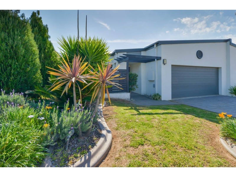 1/50 Peregrine Avenue, Tamworth NSW 2340