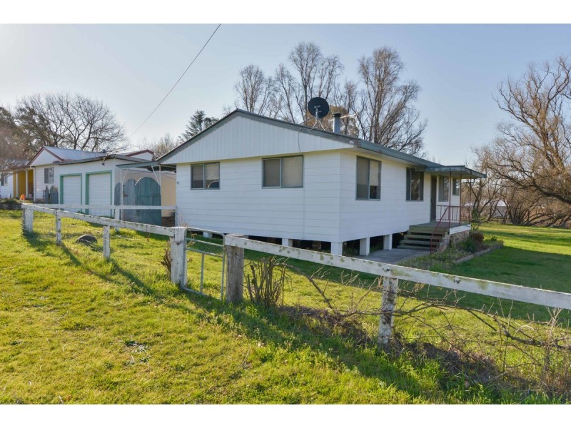 6 Charles Street, Bendemeer NSW 2355