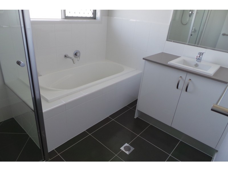 1/56 Tulipwood Cresent, Tamworth NSW 2340