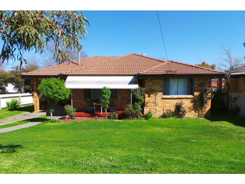 32 John Street, Tamworth NSW 2340