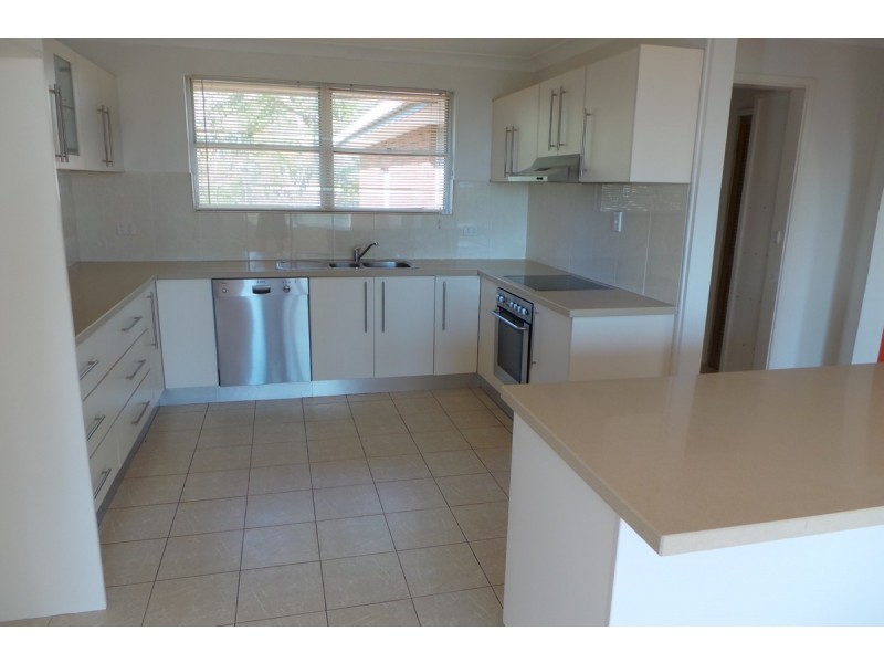 27 Mornington Crescent, Tamworth NSW 2340