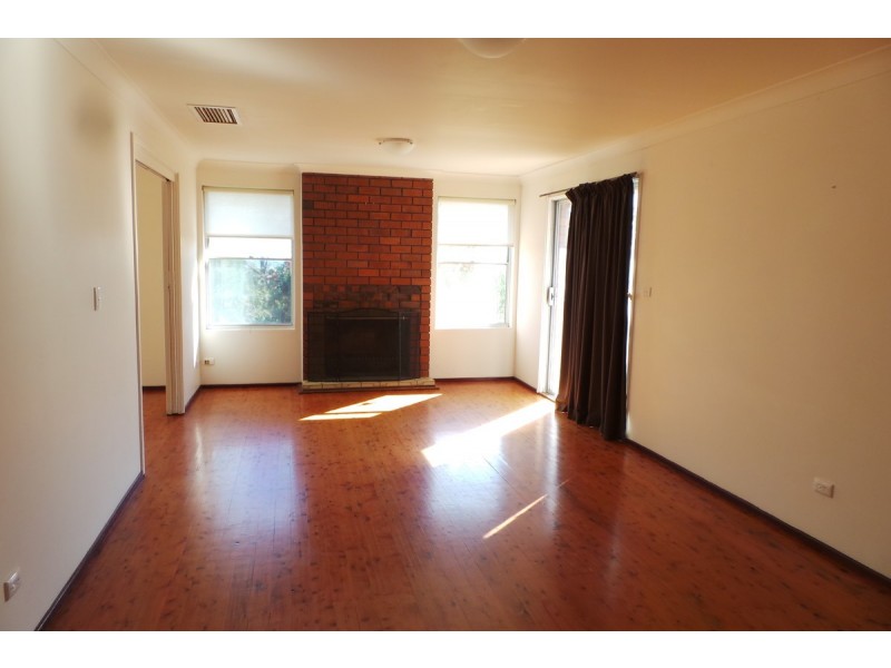 27 Mornington Crescent, Tamworth NSW 2340