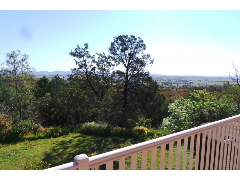 27 Mornington Crescent, Tamworth NSW 2340