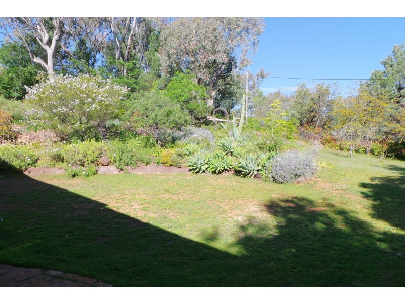 27 Mornington Crescent, Tamworth NSW 2340