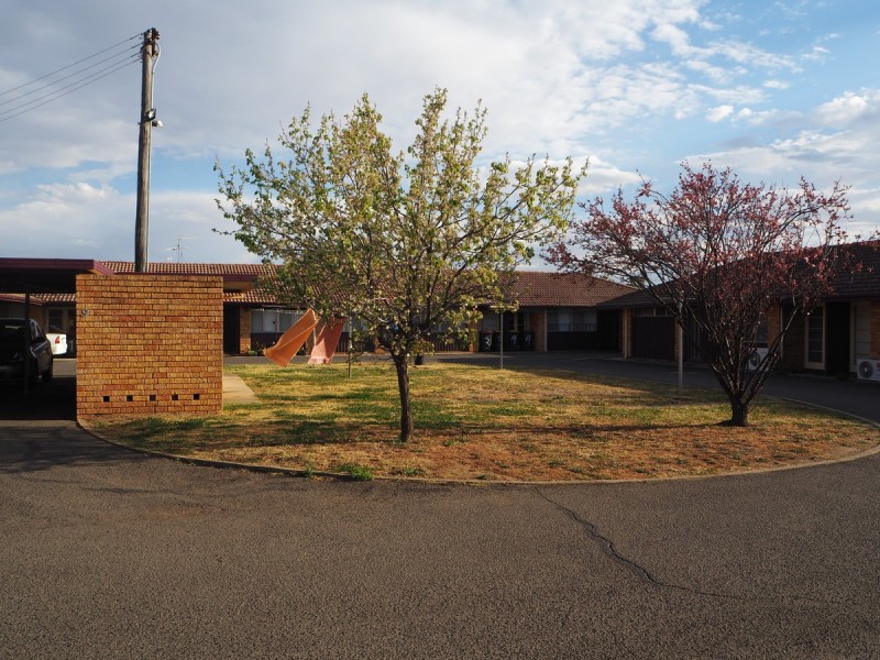 8/9-13 Diane Street, Tamworth NSW 2340