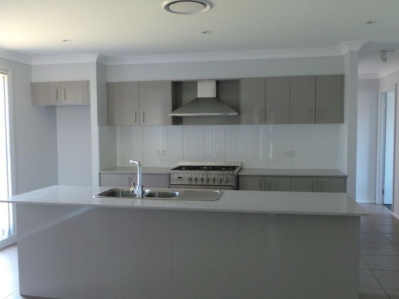 17 Regal Park Drive, Tamworth NSW 2340