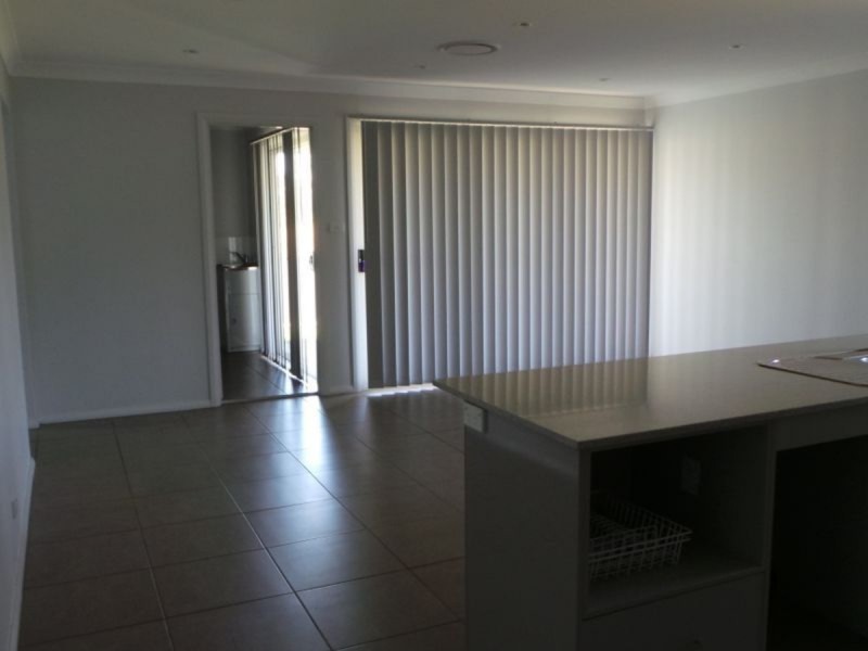 17 Regal Park Drive, Tamworth NSW 2340