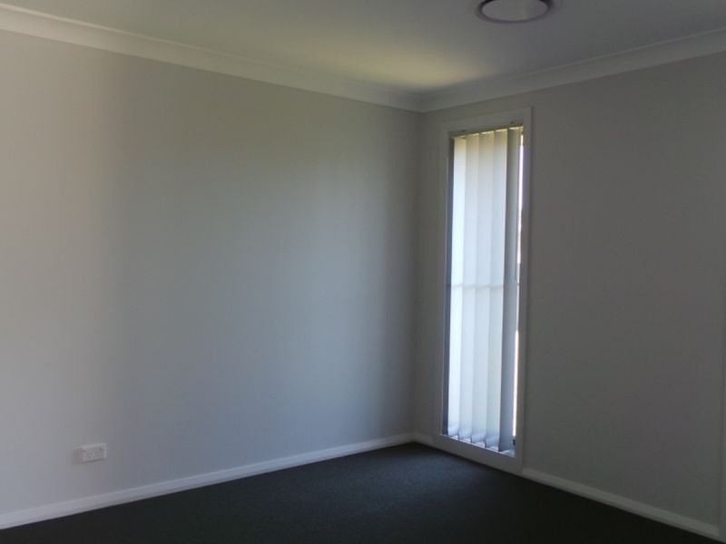 17 Regal Park Drive, Tamworth NSW 2340