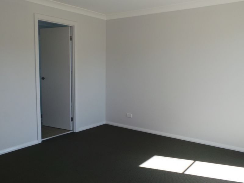 17 Regal Park Drive, Tamworth NSW 2340