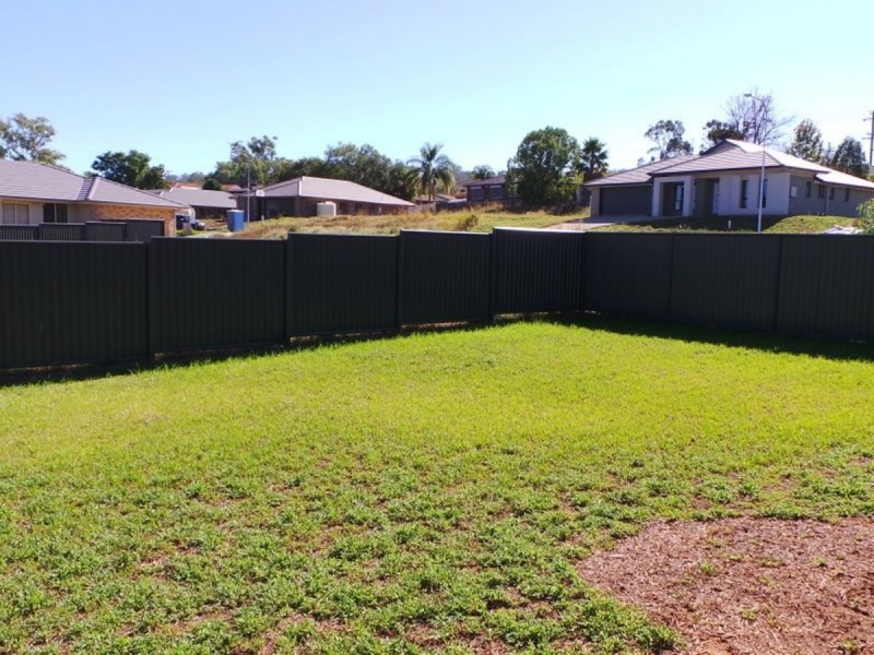 17 Regal Park Drive, Tamworth NSW 2340