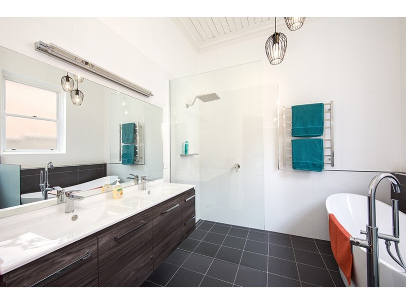 130 Carthage Street, Tamworth NSW 2340