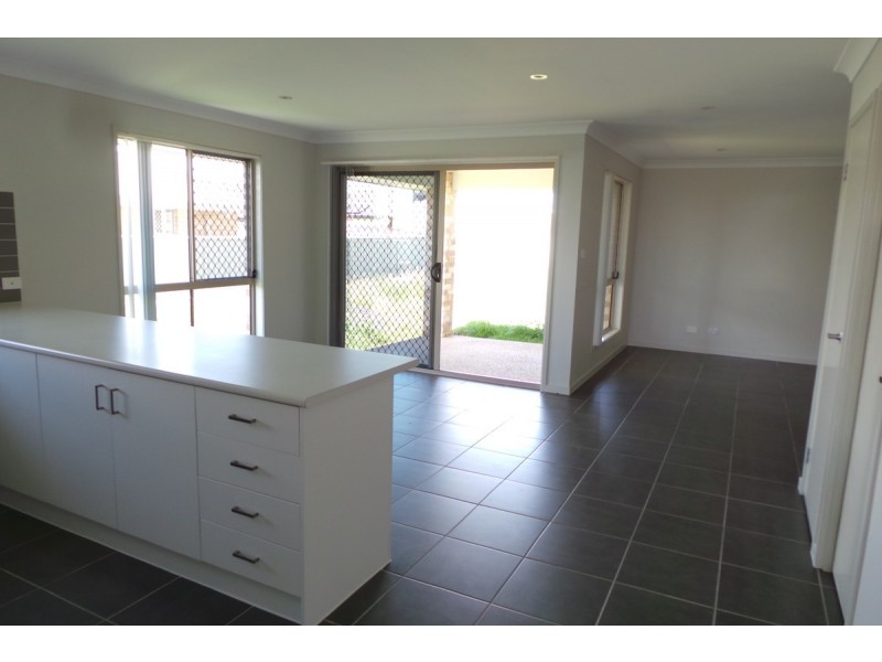 11 Carniege Place, Tamworth NSW 2340