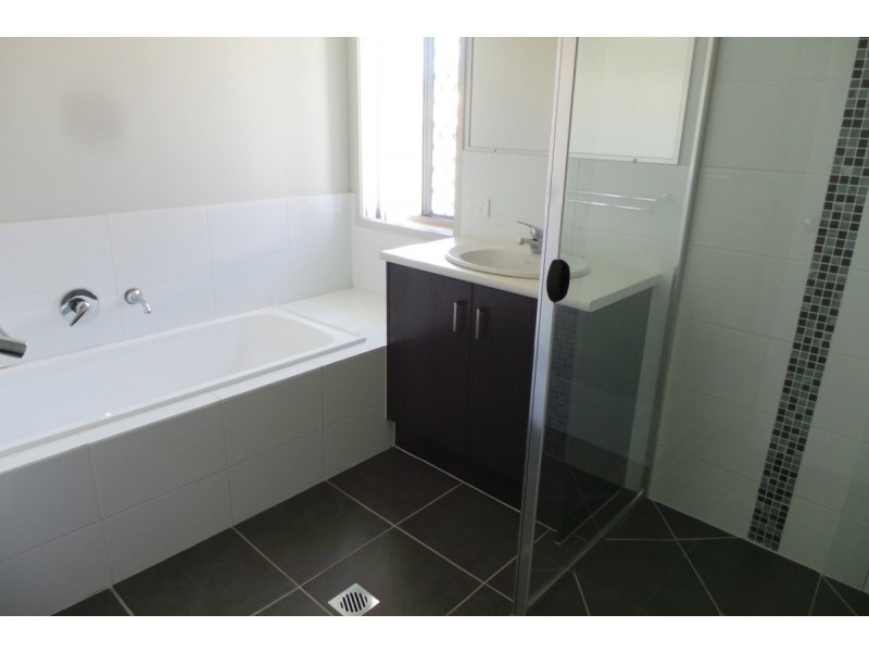 11 Carniege Place, Tamworth NSW 2340