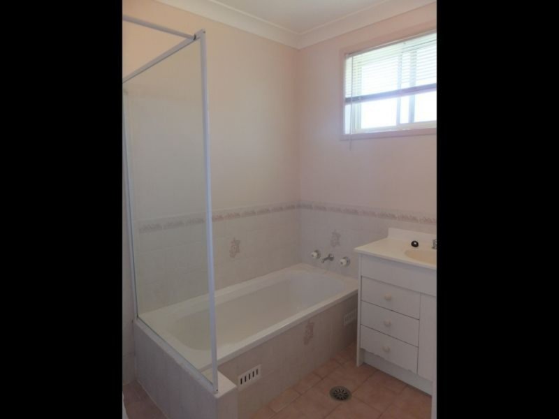 4/25 Campbell Road, Tamworth NSW 2340