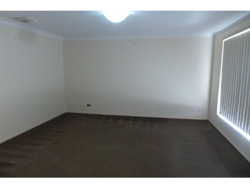 28 Bowman Drive, Tamworth NSW 2340