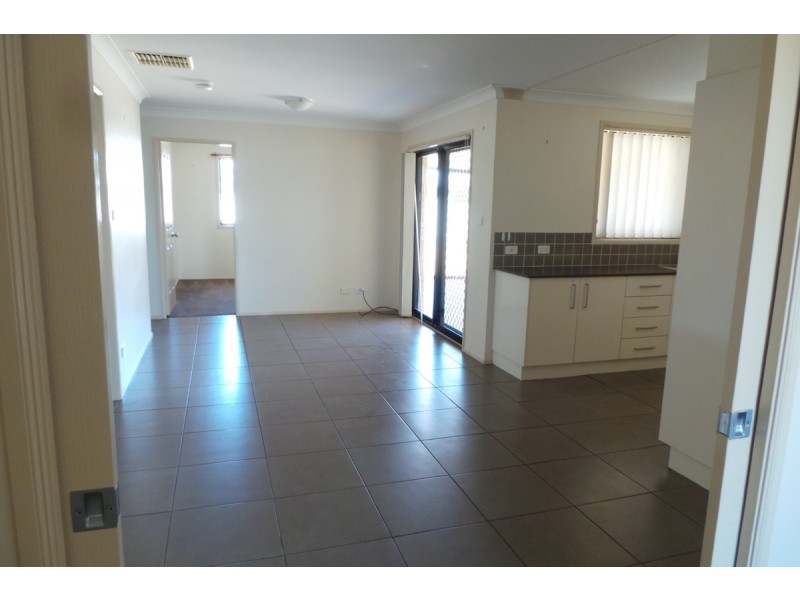 28 Bowman Drive, Tamworth NSW 2340