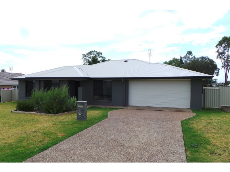5 Mckinlay Place, Tamworth NSW 2340