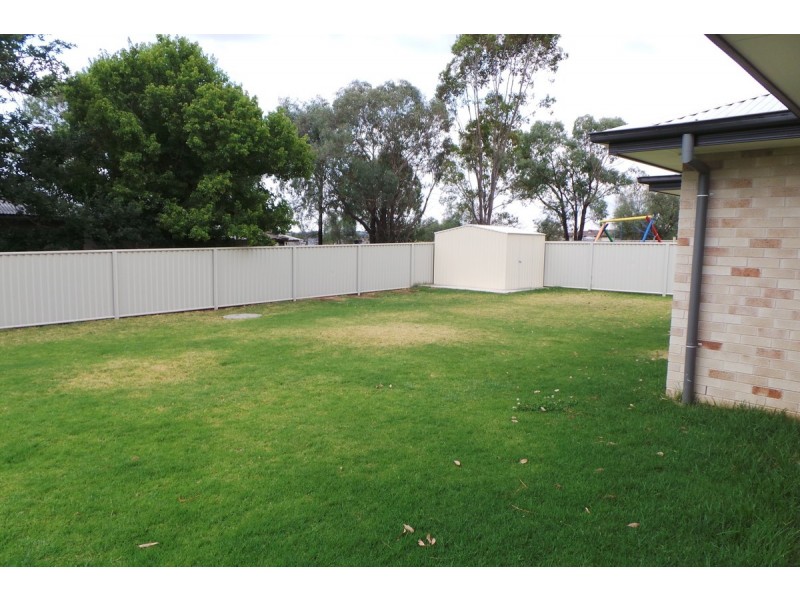5 Mckinlay Place, Tamworth NSW 2340