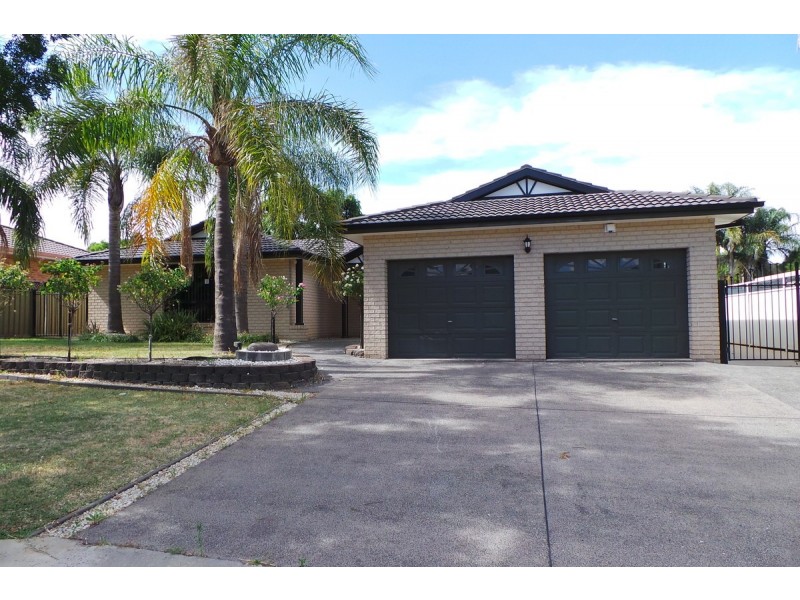 13 Banjo Circuit, Tamworth NSW 2340