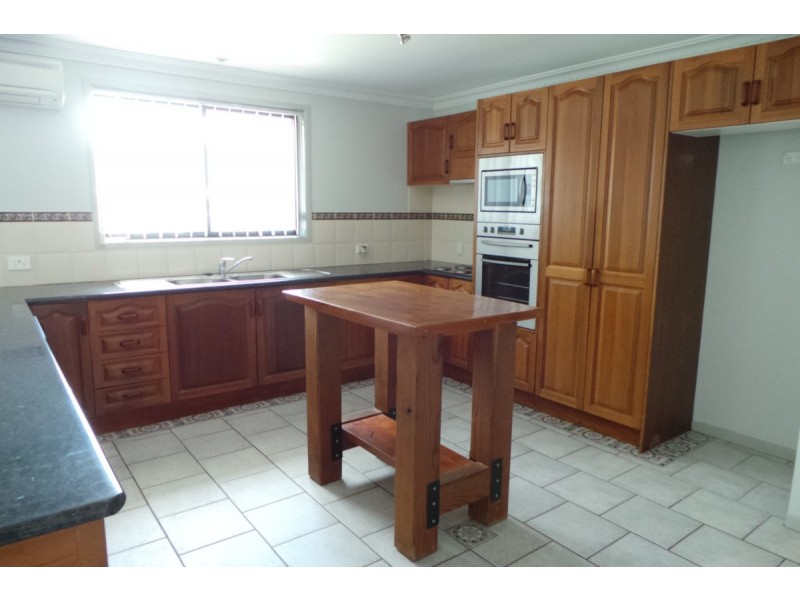 13 Banjo Circuit, Tamworth NSW 2340