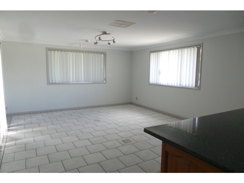 13 Banjo Circuit, Tamworth NSW 2340