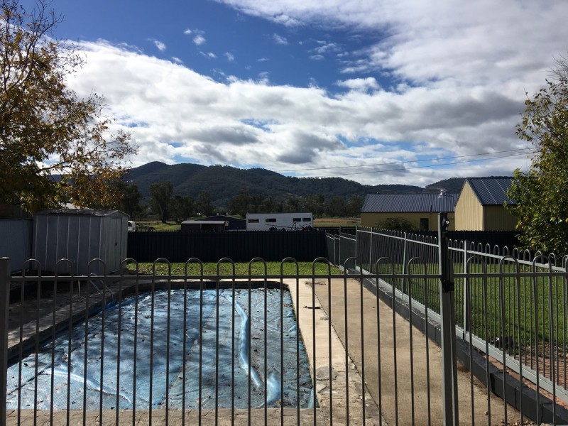 6 Harrier Parade, Tamworth NSW 2340