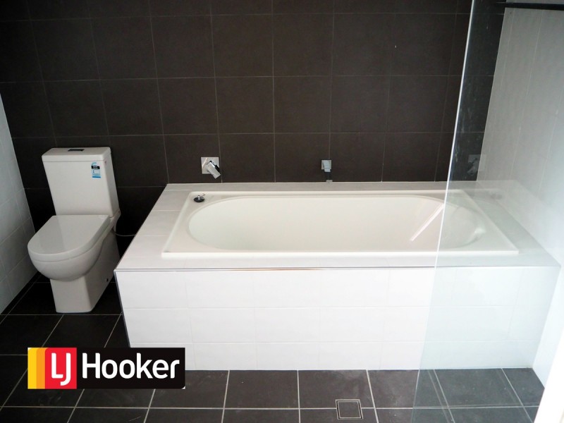 2/Greg Norman Drive, Tamworth NSW 2340