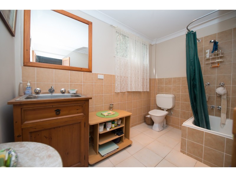 825 Barry Road, Hanging Rock NSW 2340