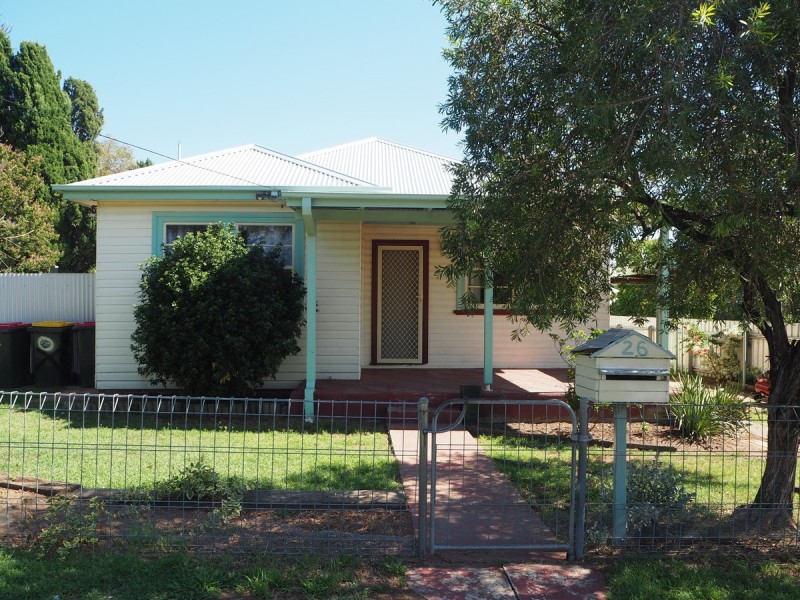 26 Woodstock Street, Tamworth NSW 2340