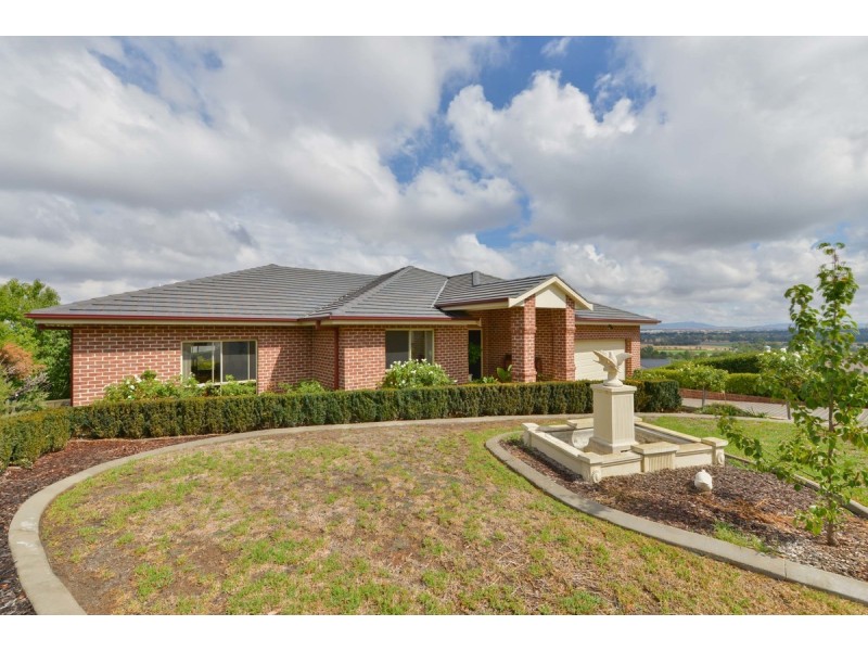 6 Glenview Place, Tamworth NSW 2340