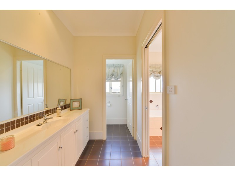 6 Glenview Place, Tamworth NSW 2340