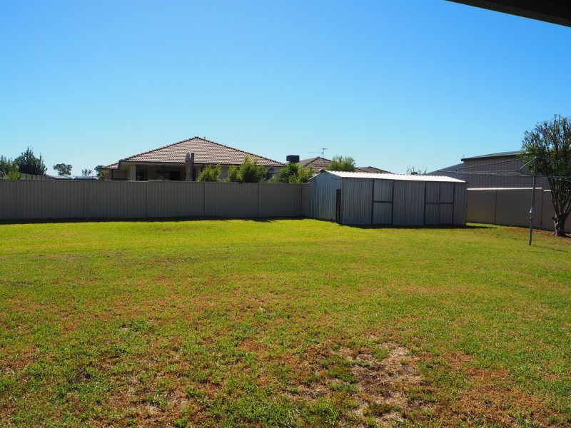 12 Mayne Drive, Tamworth NSW 2340