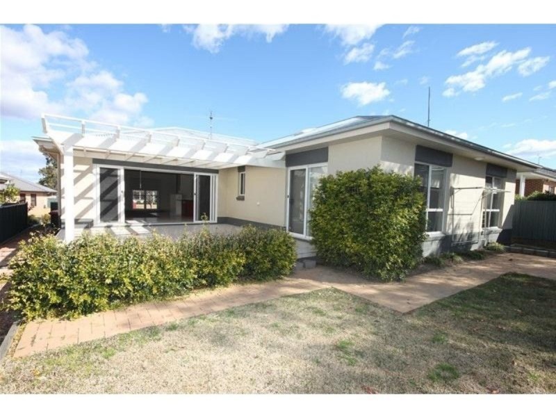 6 The Heights, Tamworth NSW 2340