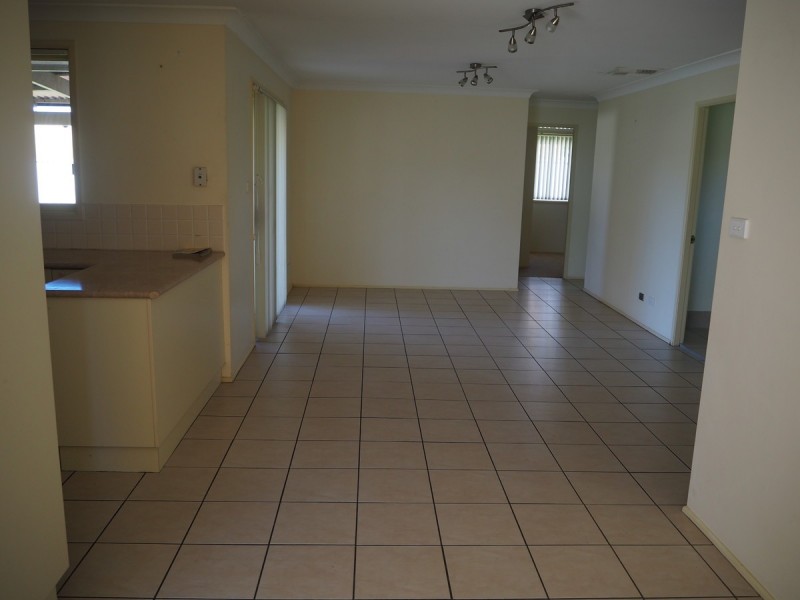 18 Warburton Drive, Tamworth NSW 2340