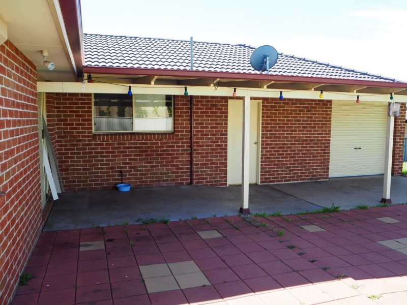 18 Warburton Drive, Tamworth NSW 2340