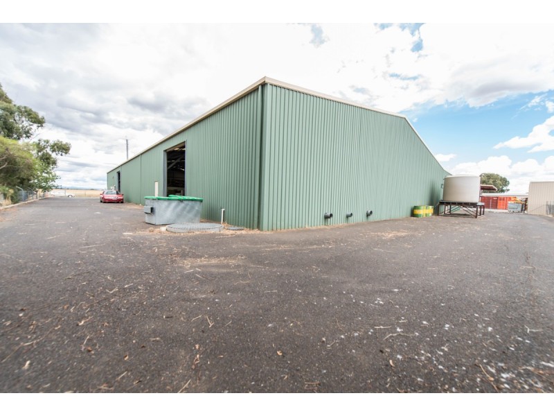 74-76 Goddard Lane, Tamworth NSW 2340