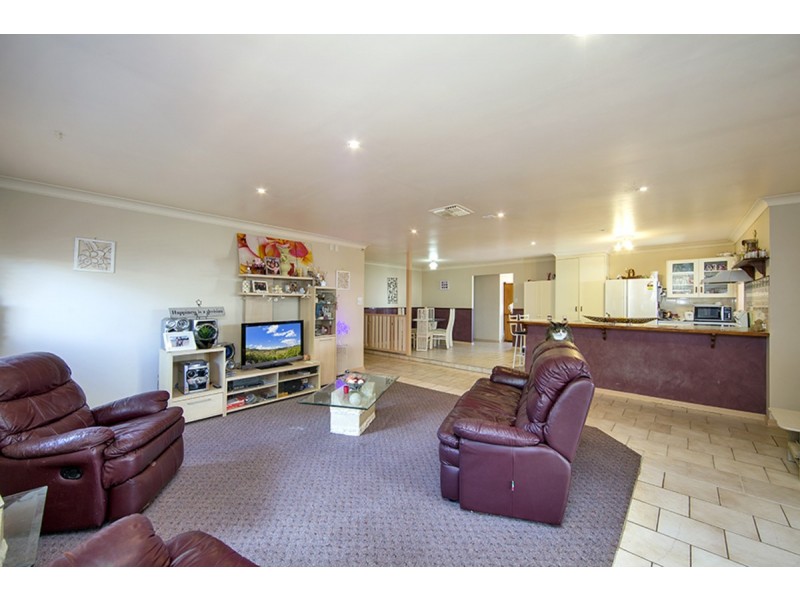 90 Tribe Street, Tamworth NSW 2340