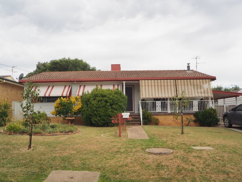 7 Higgins Lane, Tamworth NSW 2340